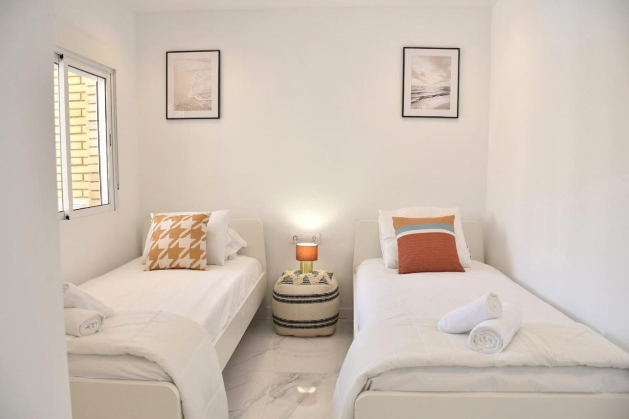 Appartamento Myflats Deluxe Seafront Arenales del Sol Esterno foto