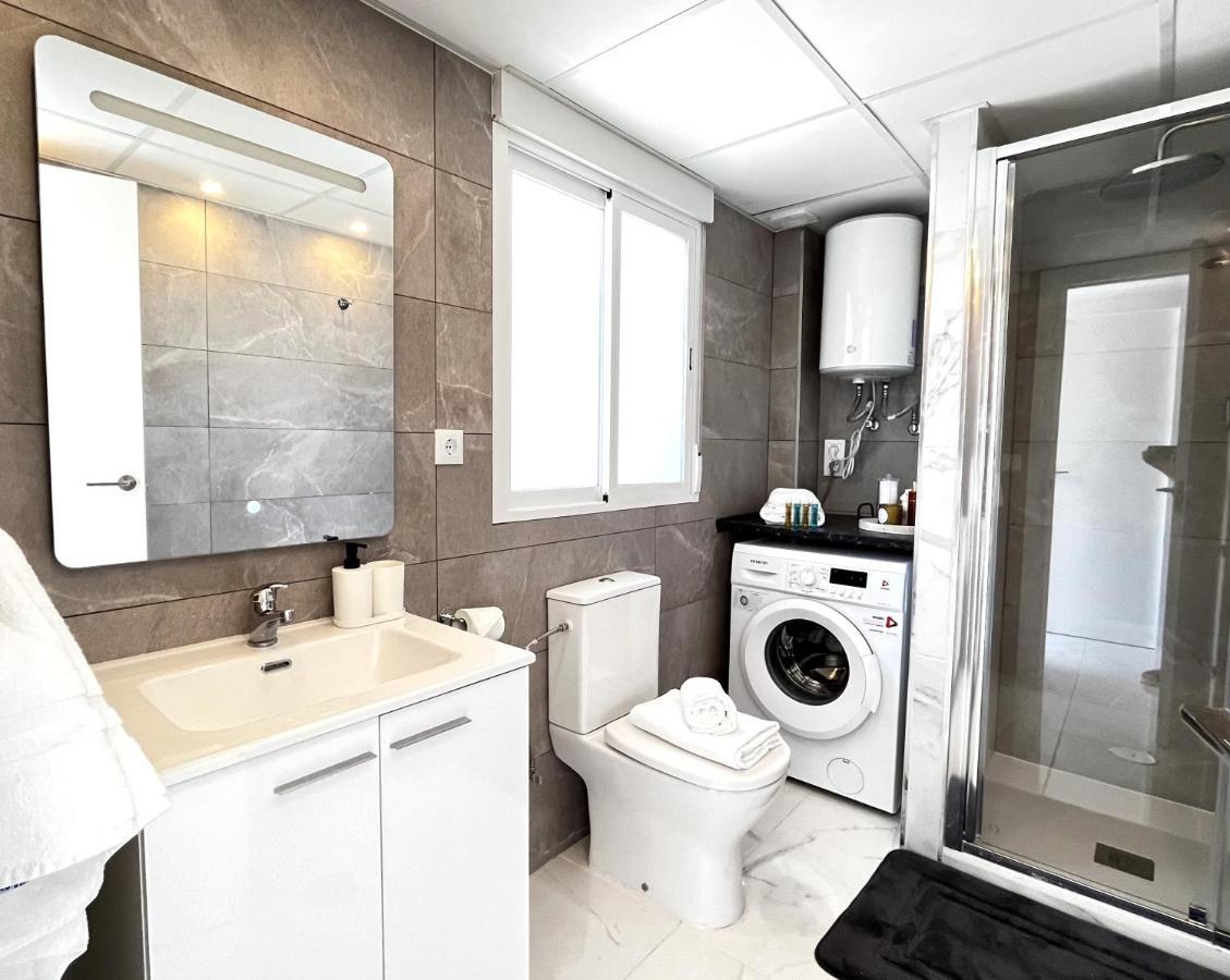 Appartamento Myflats Deluxe Seafront Arenales del Sol Esterno foto